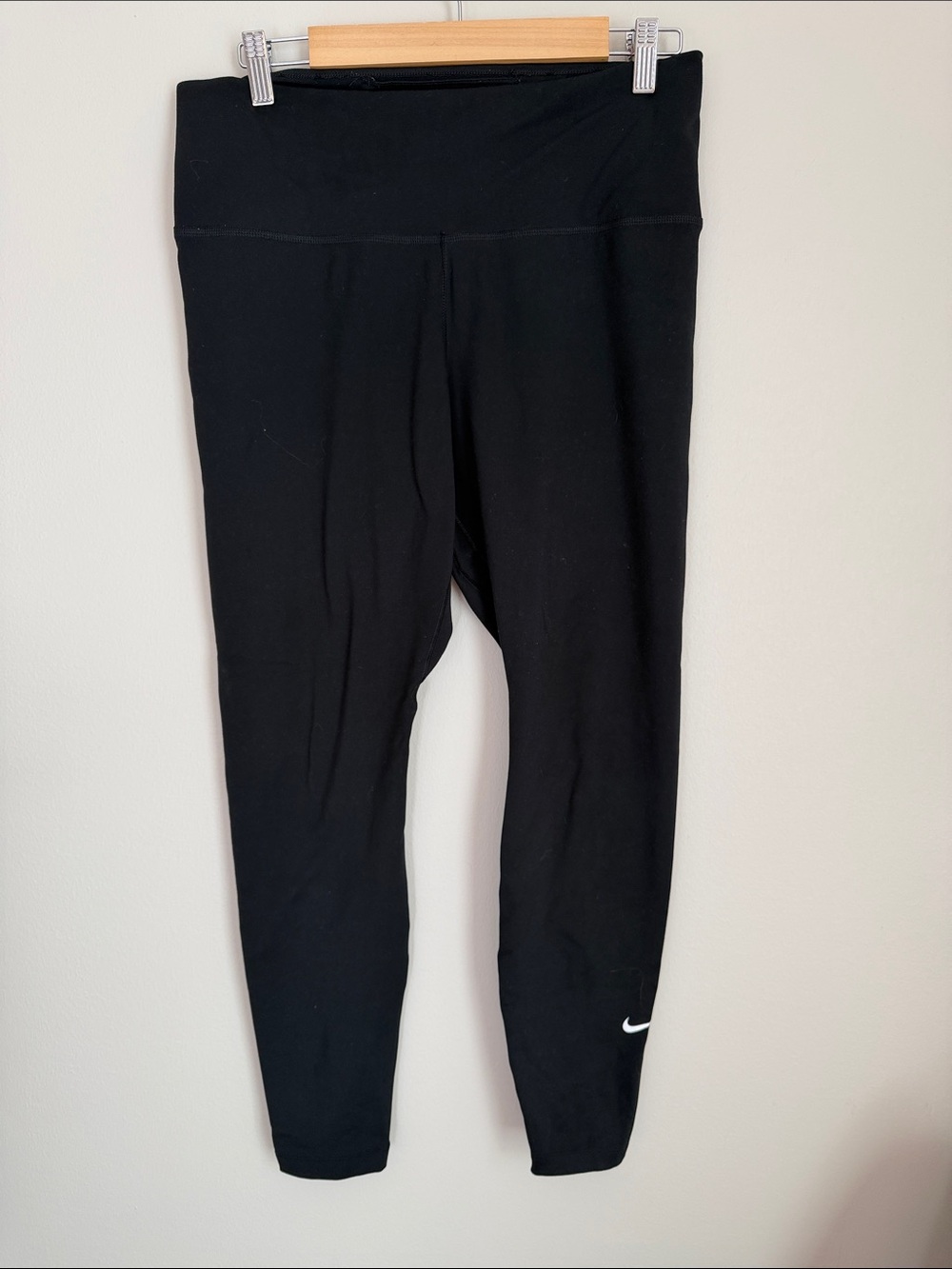 Nike Black Women's Athletic Leggings with White Swoosh